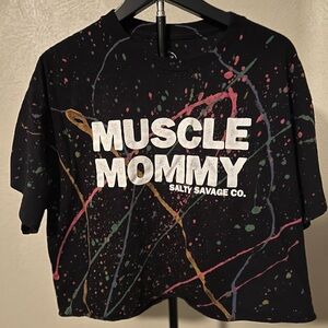 Women’s Muscle Mommy Salty Savage Cropped Black Splatter T-Shirt size Large